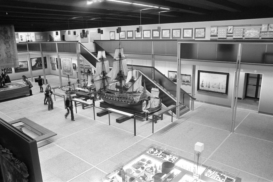 Trap in Rijksmuseum, opdracht RVD, Bestanddeelnr 925-4562