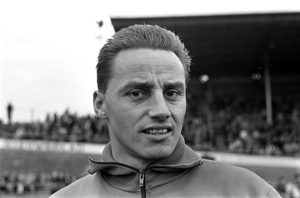 Trainer van de voetbalclub Telstar Dhr. Piet de Visser, Bestanddeelnr 919-6503