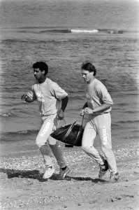 Training Ajax op strand Wassenaar Rijkaard (l) en Van Basten, Bestanddeelnr 933-4424