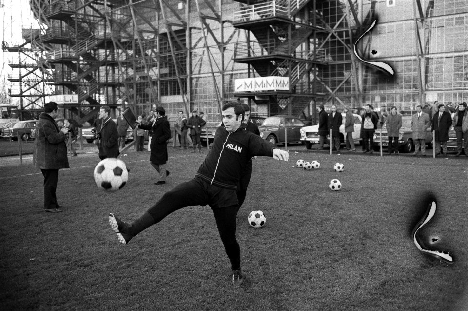 Training AC Milan elftal op bijveld van Feyenoord-stadion Rotterdam. Anquiletti , Bestanddeelnr 923-0113