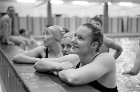 Trainingsploeg van de KNZB in Sportfondsenbad Rotterdam Cocky Gastelaars, Bestanddeelnr 913-2389
