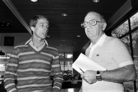 Trainer Rob Baan (l) met bondscoach Kees Rijvers, Bestanddeelnr 932-3787