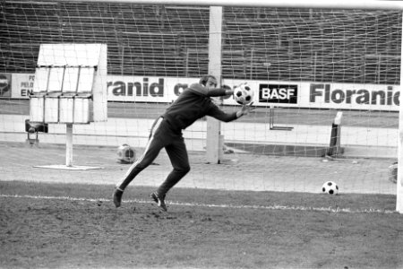 Training Belgisch elftal in Brussel moment tijdens training (keeper ), Bestanddeelnr 929-4069