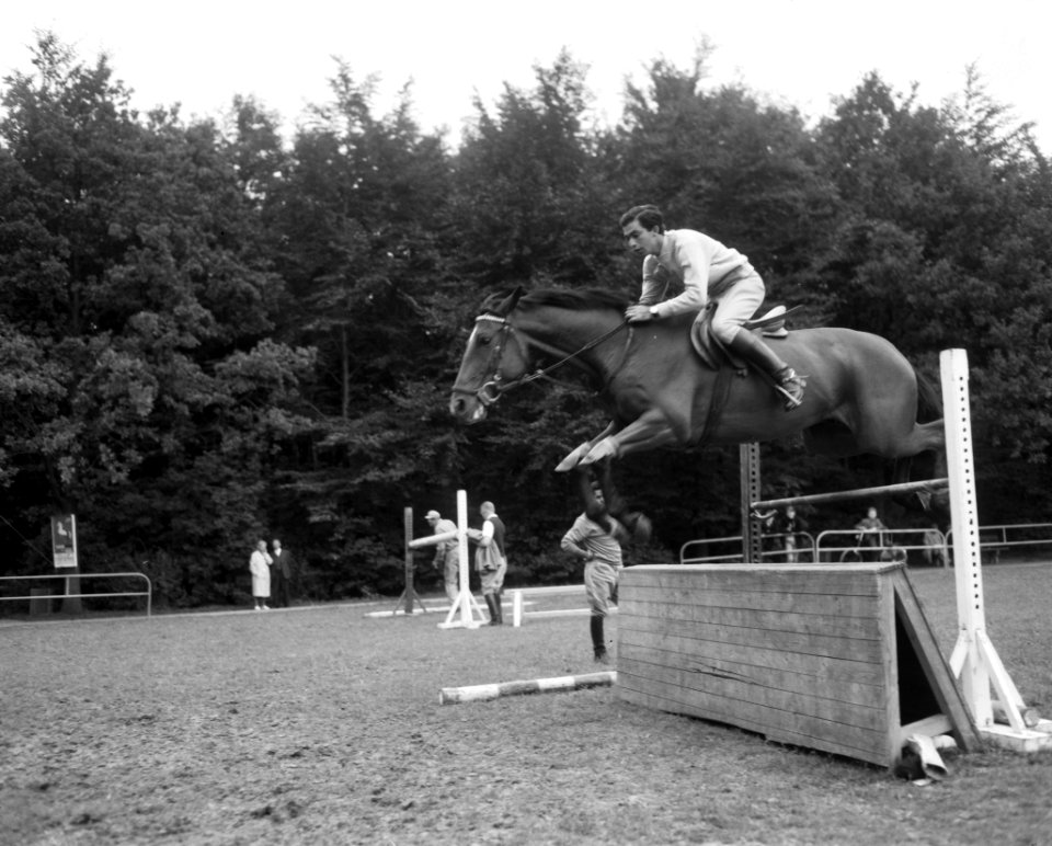 Training CHIO te Rotterdam, de Braziliaanse Olympische deelnemer N Pessoa, Bestanddeelnr 916-8353