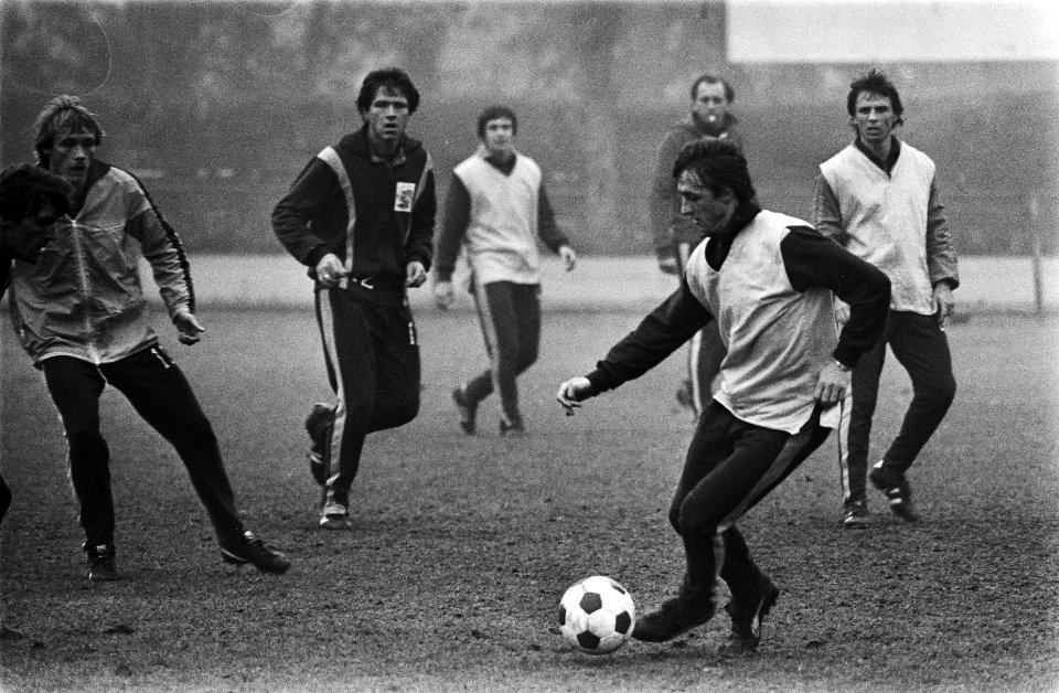 Training Johan Cruijff bij Ajax ivm afscheidswedstrijd tegen Bayern Munchen Cru, Bestanddeelnr 929-9803