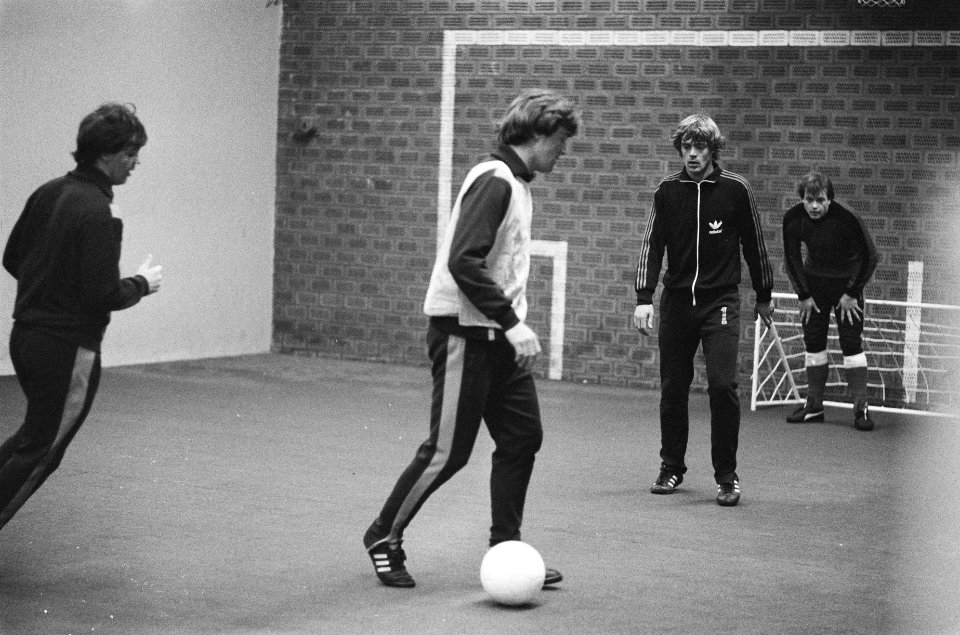 Training in verband met de interlandwedstrijd Italie - Nederland Krol (rechts)…, Bestanddeelnr 930-1279
