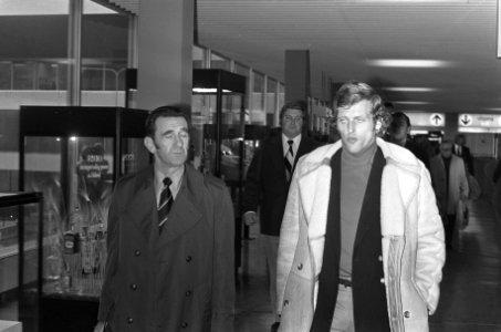 Trainer George Knobel (l) en Piet Keizer, Bestanddeelnr 926-8060