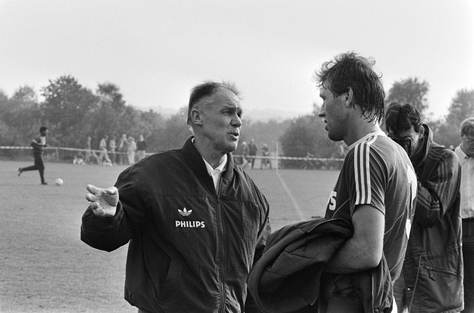 Trainingskamp Nederlands Elftal op Papendal in verband me interlandHongarije b, Bestanddeelnr 933-7856