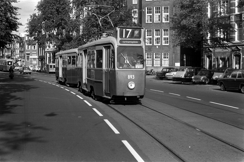 Tram bij Nieuwezijds Voorburgwal te Amsterdam, Bestanddeelnr 925-8707