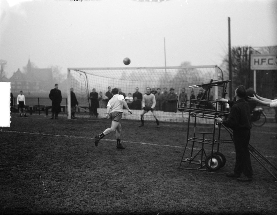 Trainingstoestel bij HFC van Strooker, Bestanddeelnr 904-4220
