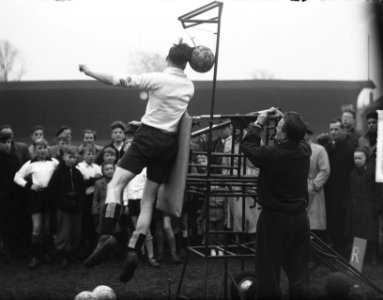 Trainingstoestel bij HFC van Strooker, Bestanddeelnr 904-4221