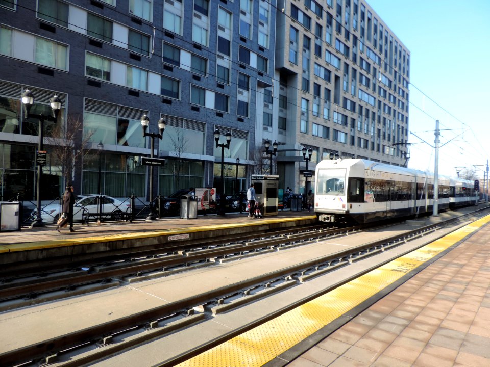 Tram into Marin Blvd sunny morn jeh