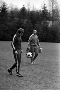 Training Nederlands elftal in Zeist voor vriendschappelijke wedstrijd tegen Grie, Bestanddeelnr 925-3705