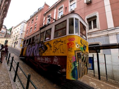 Tram in Lisboa pic-002