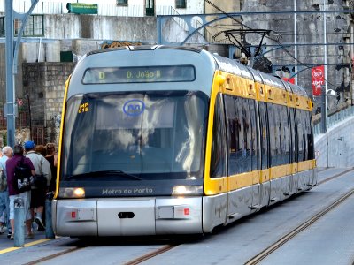 Tram in Porto pic-004