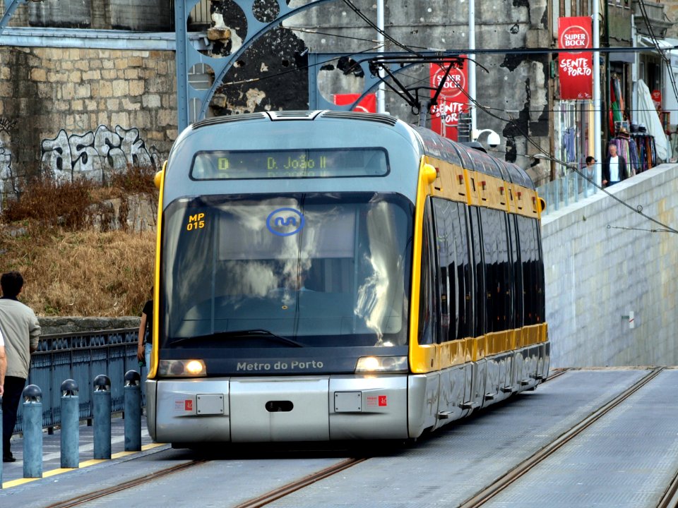 Tram in Porto pic-003