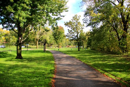 Trail in Lake Nokomis Park, Oct 2017 1