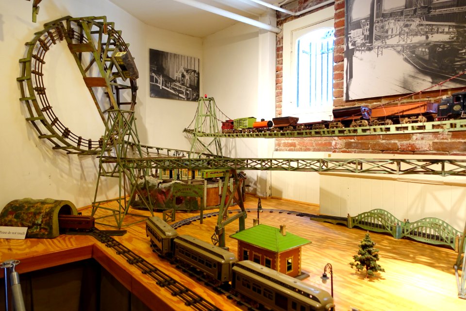 Train set - Haas-Lilienthal House - San Francisco, CA - DSC05095