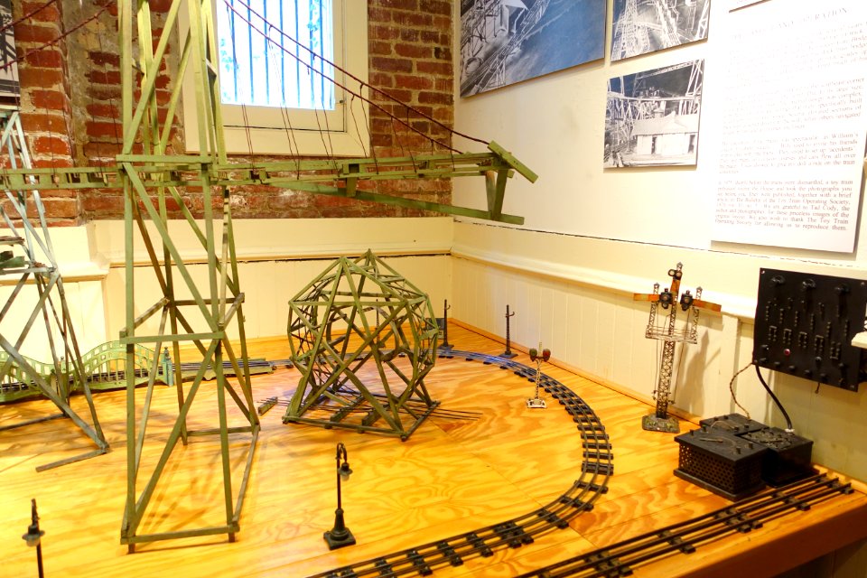 Train set - Haas-Lilienthal House - San Francisco, CA - DSC05092