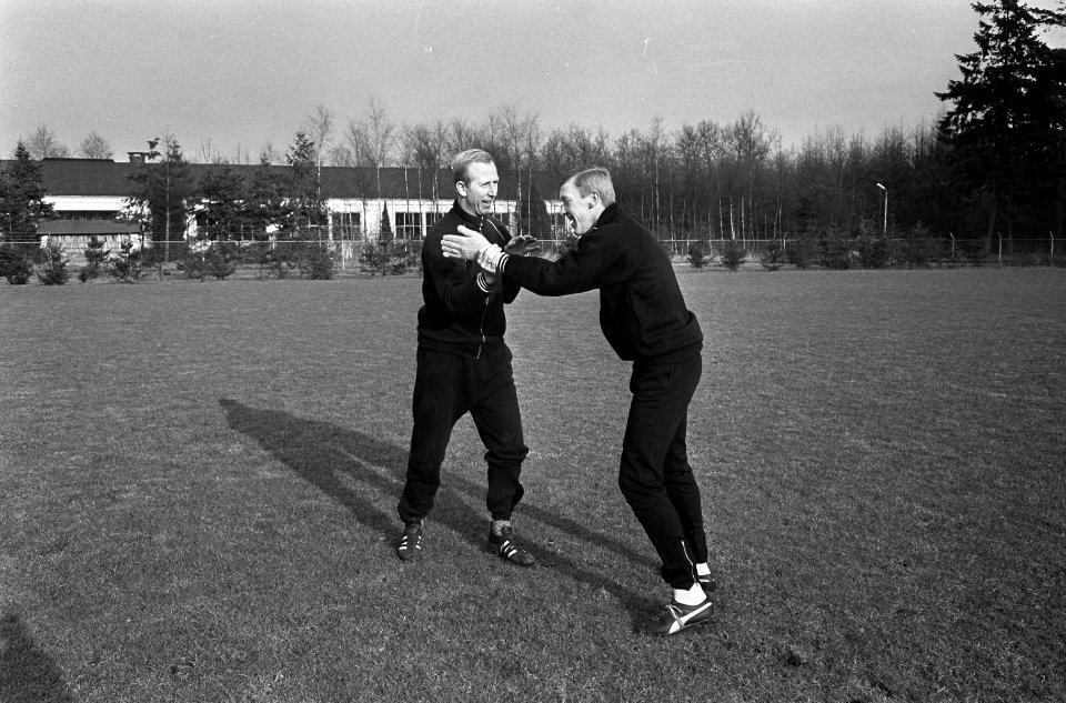 Training Nederlands elftal, Henk Groot en Pim Doesburg tijdens training, Bestanddeelnr 917-4423