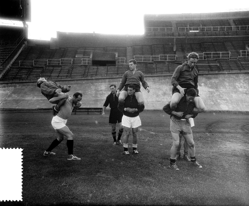 Training Nederlands elftal, gymnastiekoefeningen, Bestanddeelnr 907-3131