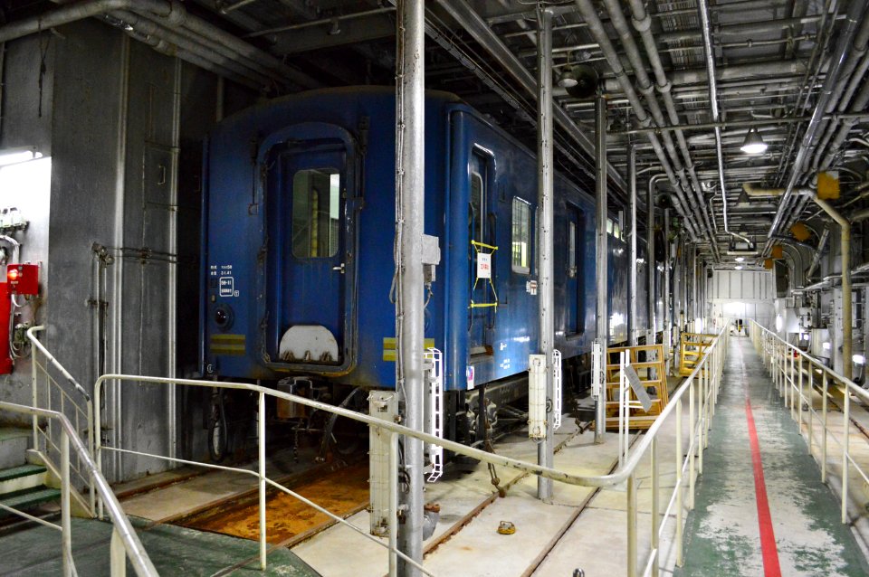 Trains in Hakkoda-maru-4