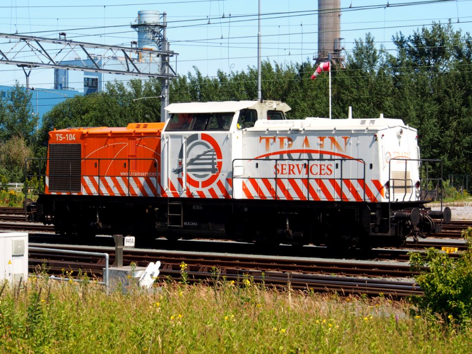 Train-Services TS-104 at Amsterdam pic2