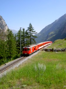 Train in switserland photo