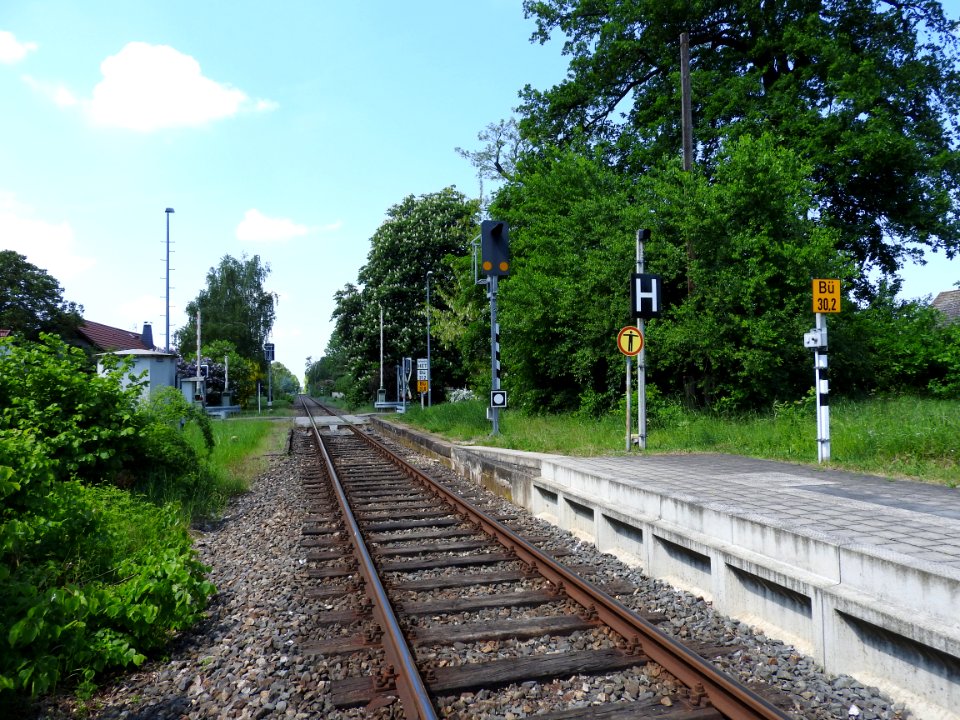 Train station Guthmannshausen 5