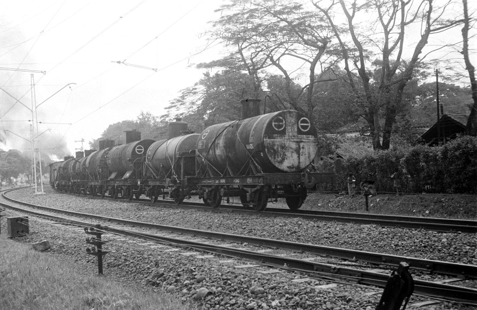Trein met tankwagons, Bestanddeelnr 4021