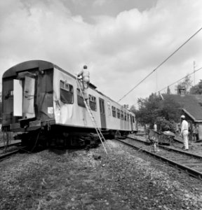 Trein ontspoord in Heeze bij Eindhoven, Bestanddeelnr 929-7189