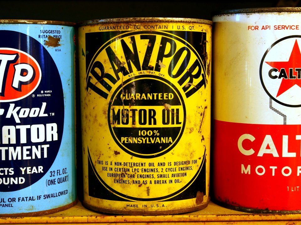 Tranzport motor oil can