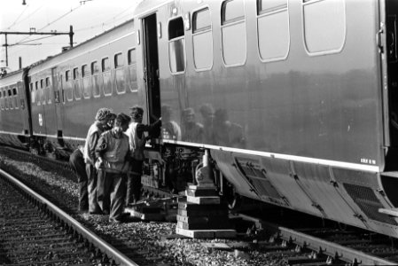 Trein is ontspoord tussen Utrecht en Rotterdam bij Gouda ontspoorde trein, Bestanddeelnr 924-0099