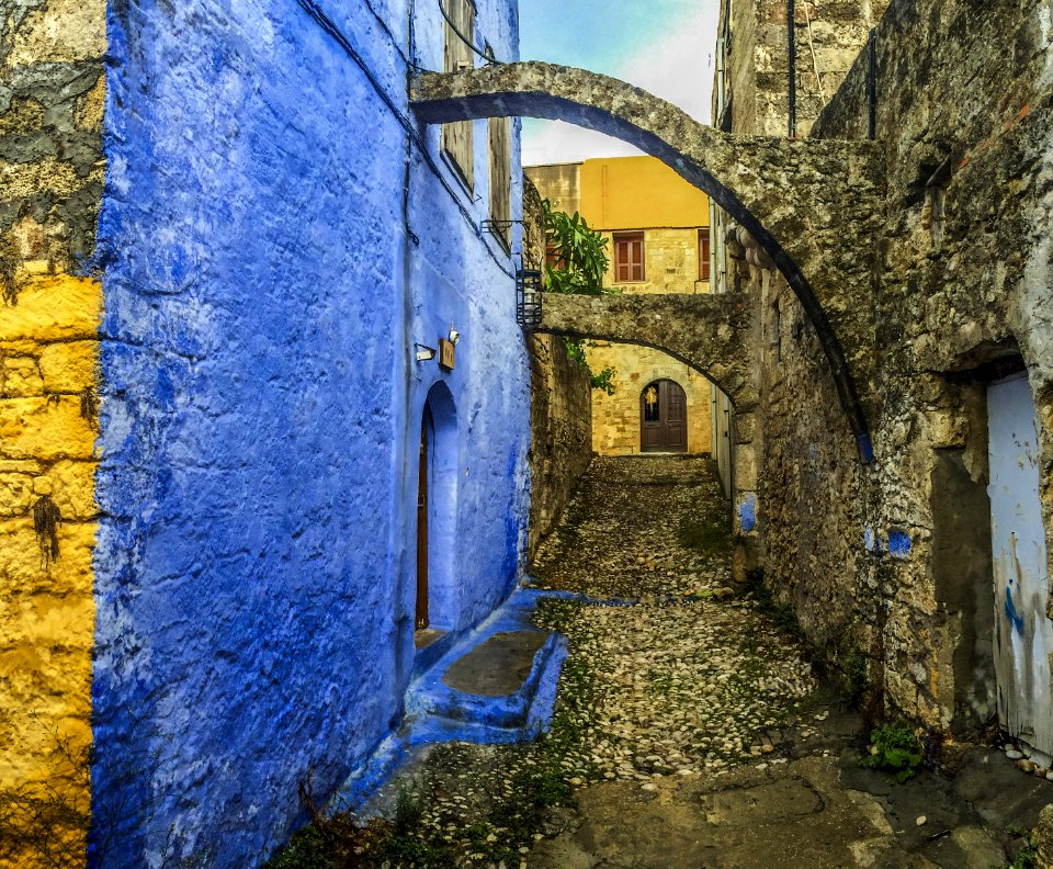 Tree-sun-road-street-house-town-1063073-pxhere