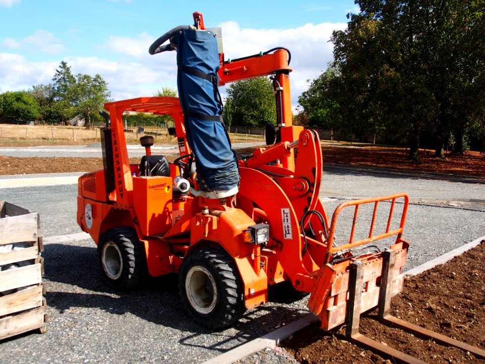 Transmanut ETP 2004L kerb laying machine pic6