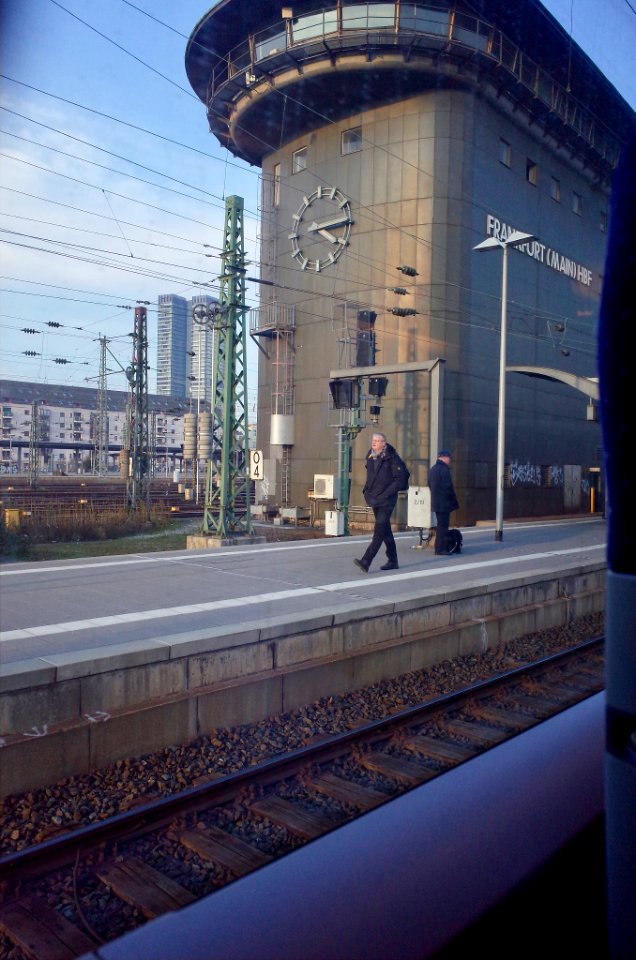 Travelling (246439129)