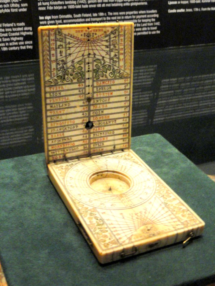 Traveller's timepiece, made by Conrad Kanner, Nuremberg, 17th century - National Museum of Finland - DSC04261