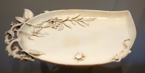 Tray, China, Qing dynasty, c. 1750-1850, ivory - Royal Ontario Museum - DSC03951