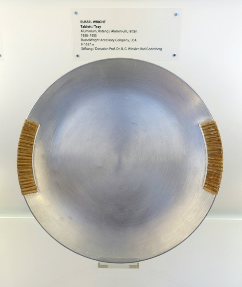 Tray, designed by Russel Wright for RusselWright Accessory Company, USA, 1930-1933, aluminum, rattan - Museum für Angewandte Kunst Köln - Cologne, Germany - DSC09436