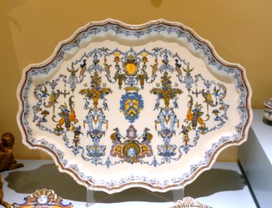 Tray, unidentified, ceramic - Museo Nacional de Artes Decorativas - Madrid, Spain - DSC08306
