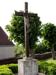 Travecy (Aisne) croix de l'ancienne cimetière