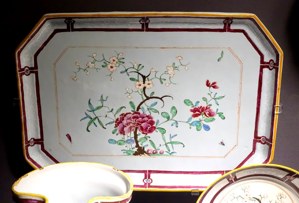 Tray, Slovakia, Holic, c. 1760, ceramic - Museum of Anthropology, University of British Columbia - DSC08813