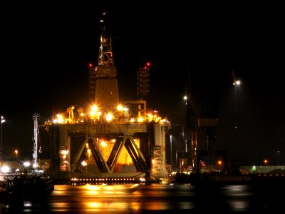 Transocean Prospect - IMO 8753706 - by night Port of Rotterdam 24January2006