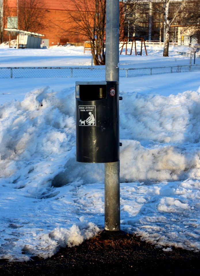 Trash Bin Hollihaka Park Oulu 20130406