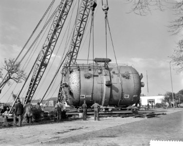 Transport van 100 ton wegende ketel bestemd voor Shell, Bestanddeelnr 911-6755