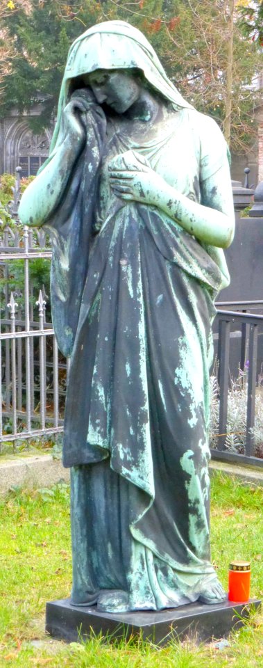 Trauernde.Friedhof.III.der.Jerusalems-und.Neuen.Kirchengemeinde
