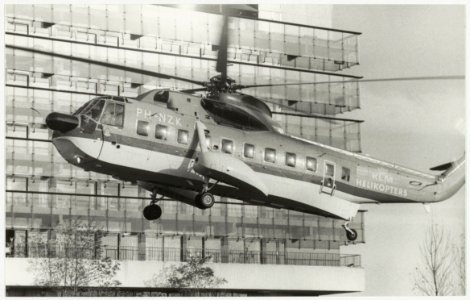 Traumahelicopter vliegt langs het St. Elisabeths Gasthuis in Schalkwijk