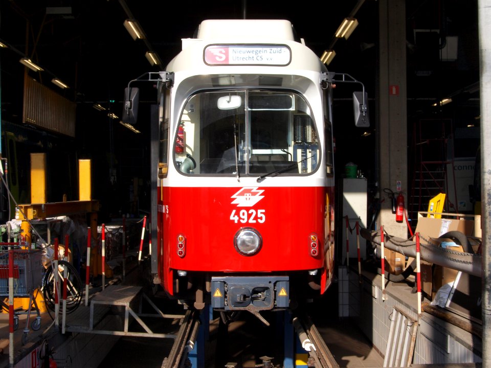 Tram Utrecht Car 4925 pic1