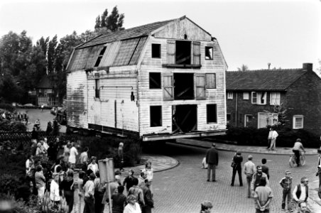 Transport van kaaspakhuis uit Landsmeer naar het Zuiderzeemuseum in Enkhuizen v, Bestanddeelnr 930-8780