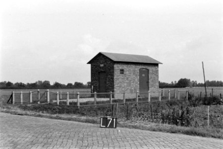 Transformatorhuisje bij Lienden (ruilverkaveling Echteld-Lienden), Bestanddeelnr 170-2321